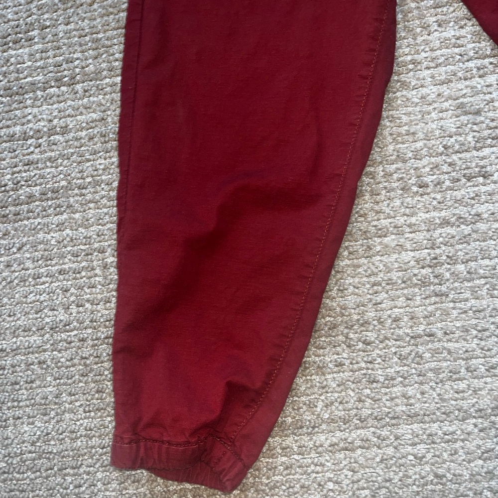 Levi's Women's Off-Duty High Rise Relaxed Jogger Burgandy Brown Sz Medium - Picture 3 of 8